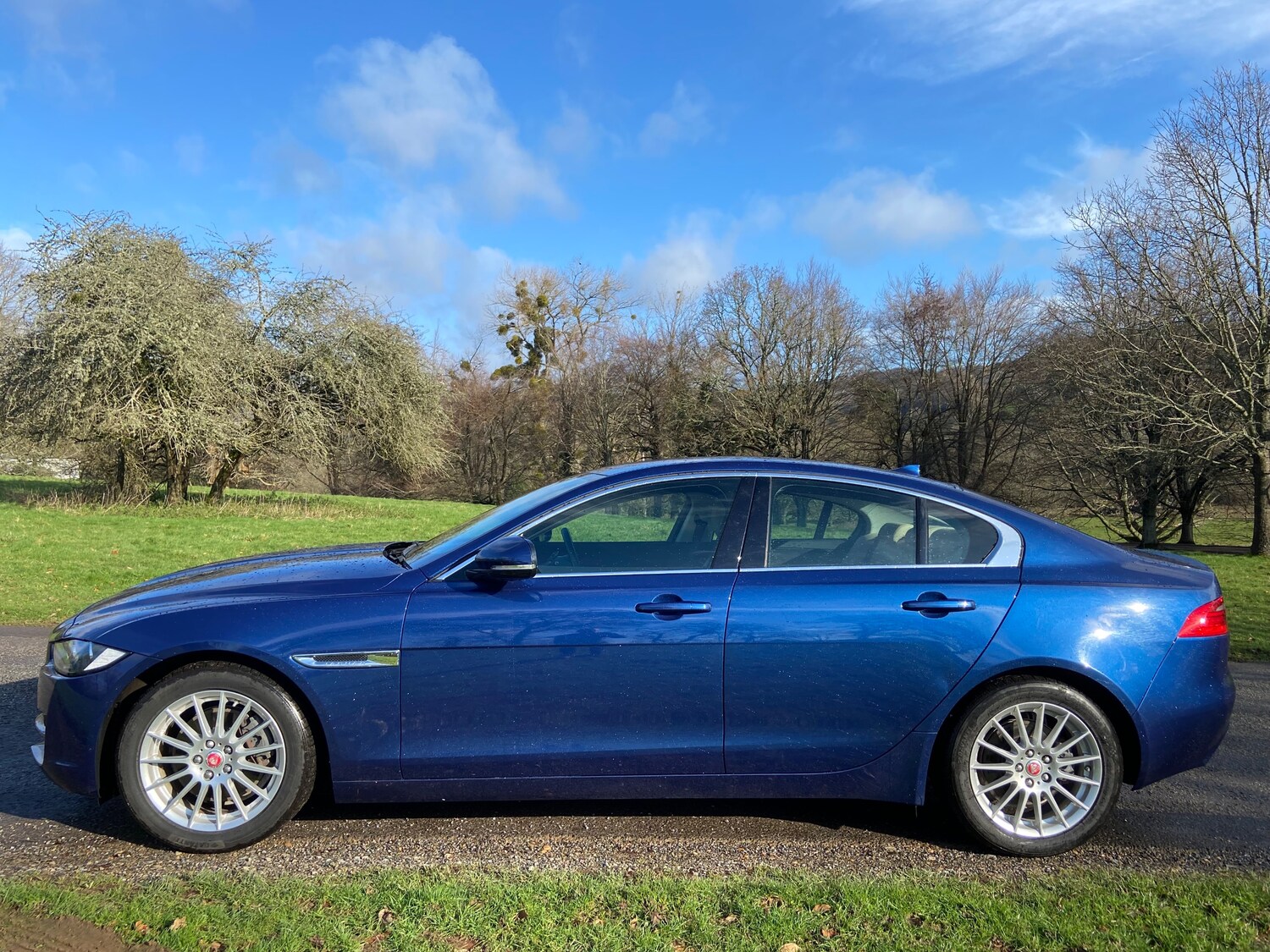 Used Jaguar XE 2015 for sale - 77764051: Photo 3