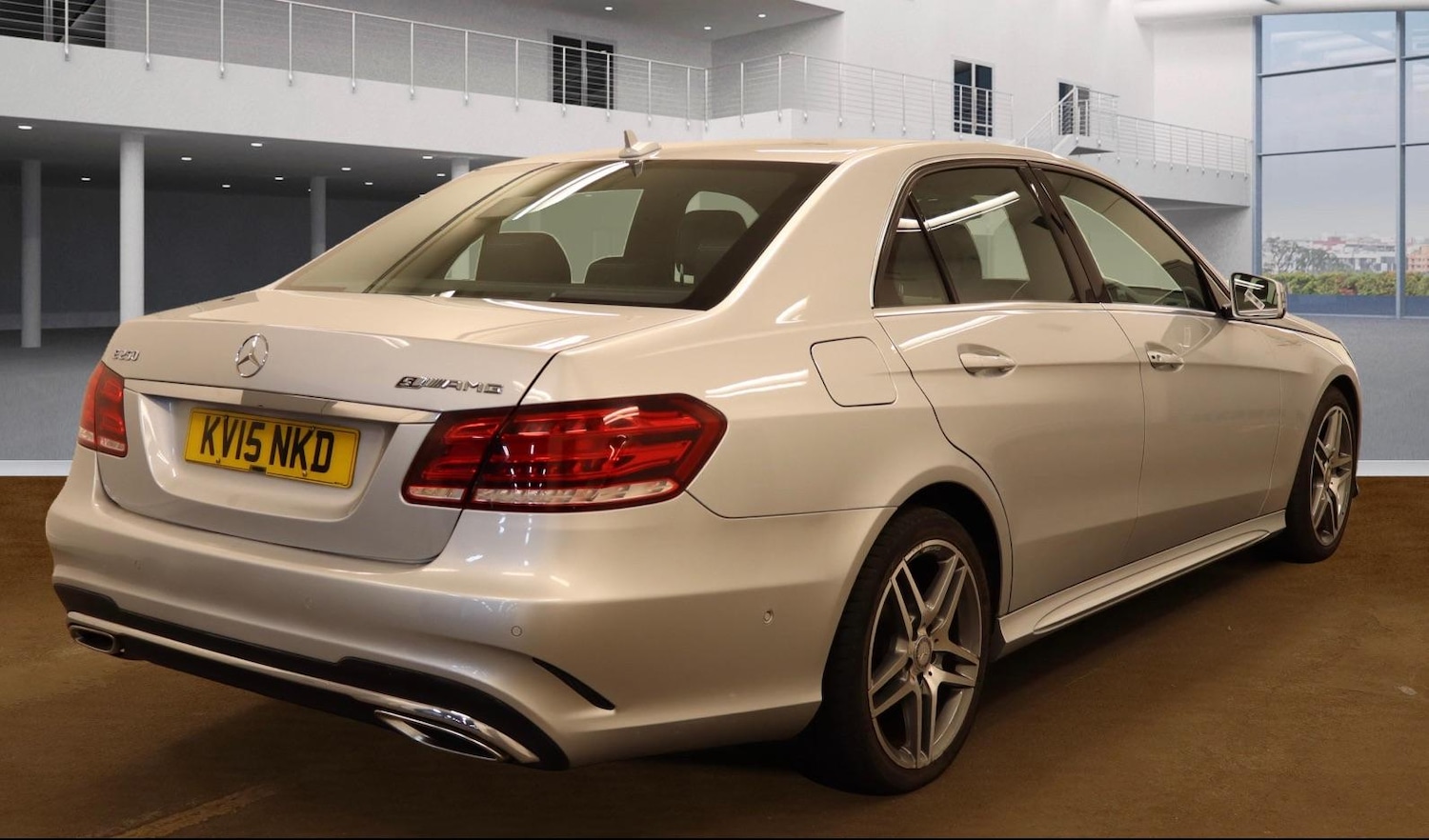 Used Mercedes-Benz E Class 2015 for sale - 77805051: Photo 4