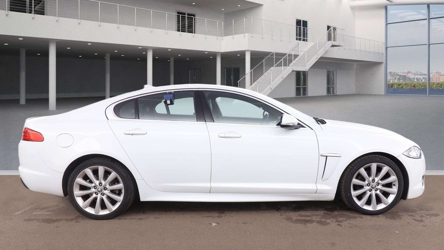Used Jaguar XF 2013 for sale - 77997716: Photo 4