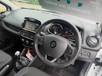Used Renault Clio 2019 for sale - 78916118: Photo