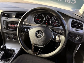 Used Volkswagen Golf 2015 for sale - 76355280: Photo