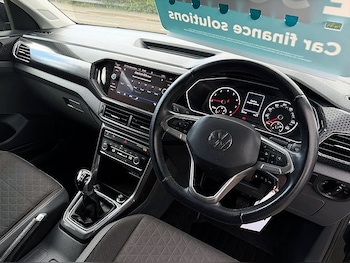 Used Volkswagen T-Cross 2021 for sale - 76076617: Photo