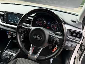 Used Kia Stonic 2018 for sale - 74913121: Photo