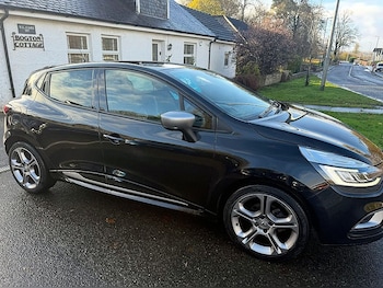 Used Renault Clio 2018 for sale - 76556704: Photo