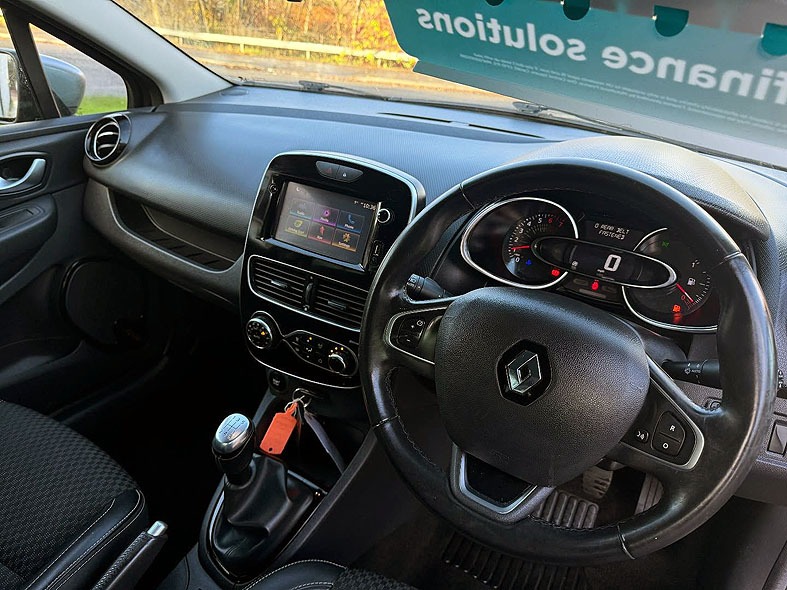 Used Renault Clio 2018 for sale - 76556704: Photo 4