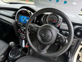 Used MINI Hatch 2019 for sale - 75392219: Photo