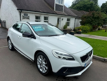 Used Volvo V40 2017 for sale - 79419423: Photo