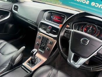 Used Volvo V40 2017 for sale - 79419423: Photo