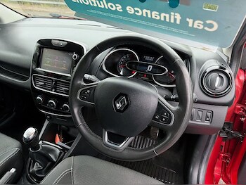 Used Renault Clio 2017 for sale - 76477554: Photo