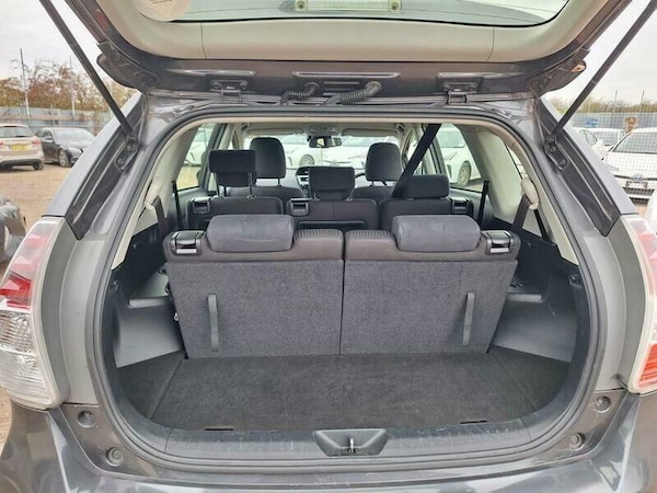 Used Toyota Prius+ 2019 for sale - 76313326: Photo 17