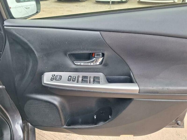 Used Toyota Prius+ 2019 for sale - 76313326: Photo 18