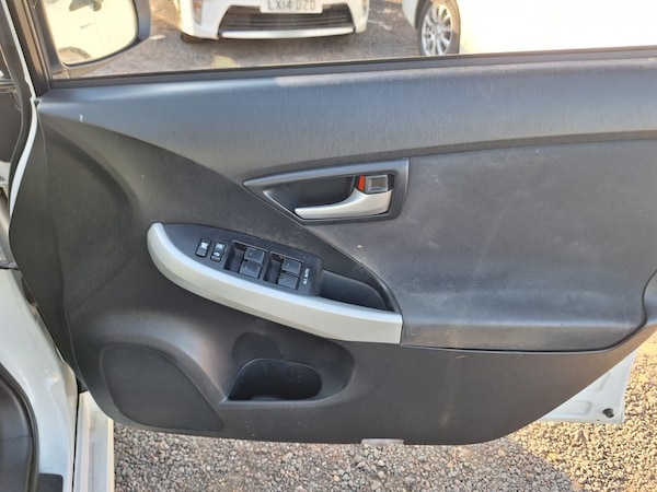 Used Toyota Prius 2018 for sale - 75236589: Photo 15
