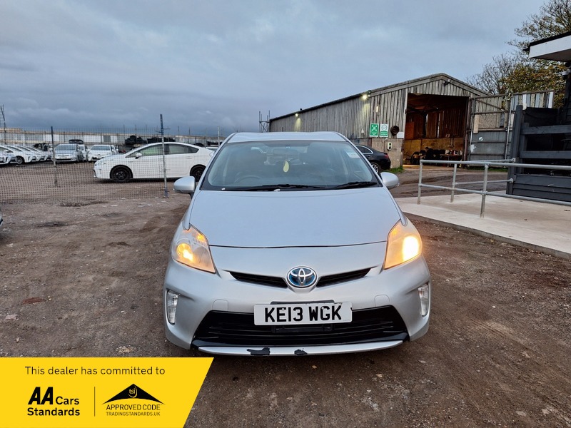 Used Toyota Prius 2018 for sale - 76510457: Photo 2