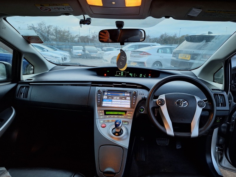 Used Toyota Prius 2018 for sale - 76510457: Photo 21