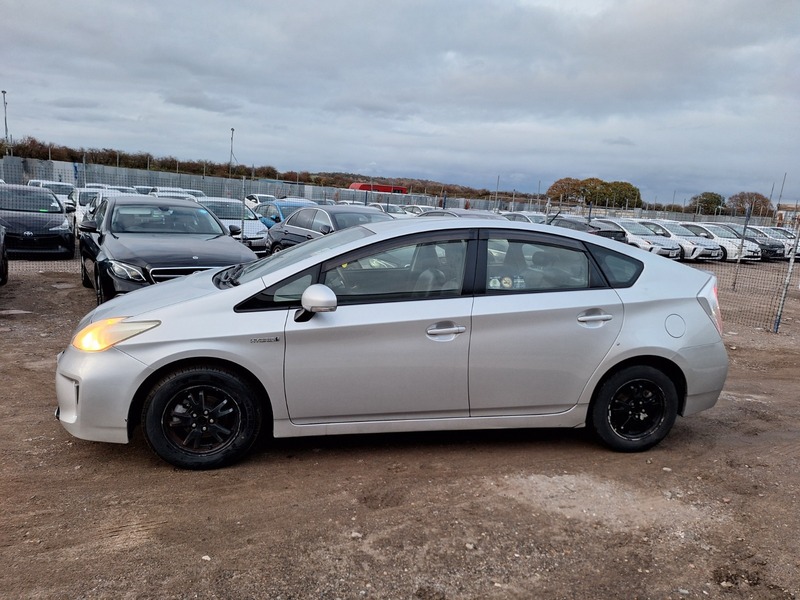 Used Toyota Prius 2018 for sale - 76510457: Photo 4