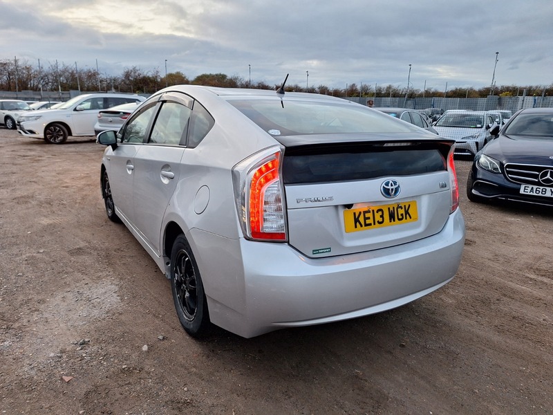 Used Toyota Prius 2018 for sale - 76510457: Photo 5