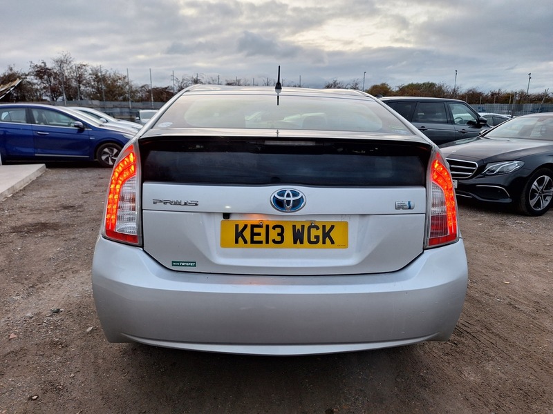 Used Toyota Prius 2018 for sale - 76510457: Photo 6