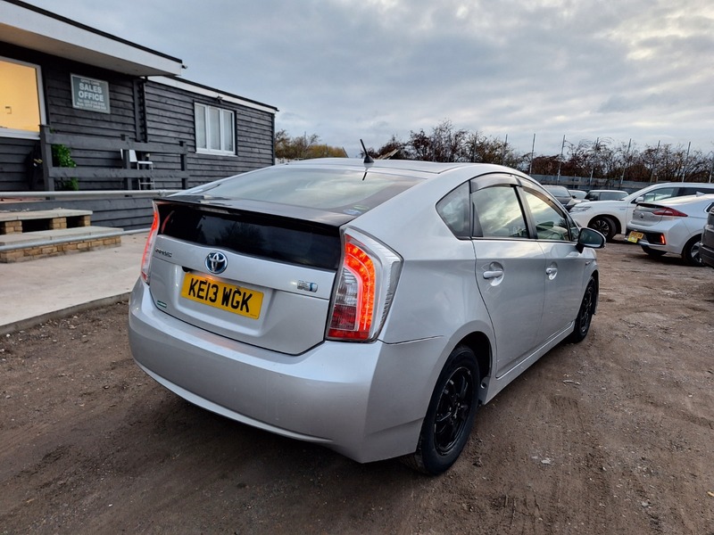 Used Toyota Prius 2018 for sale - 76510457: Photo 7