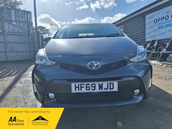 Used Toyota Prius 2019 for sale - 76173514: Photo 2