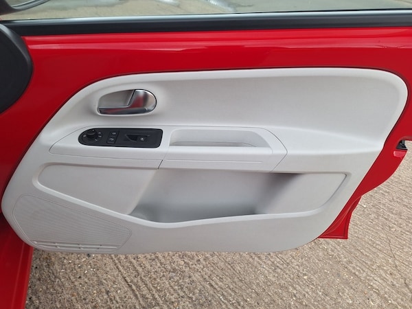 Used Volkswagen up! 2025 for sale - 76224146: Photo 18