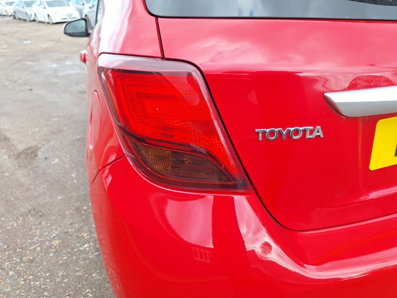 Used Toyota Yaris 2016 for sale - 76334179: Photo 14