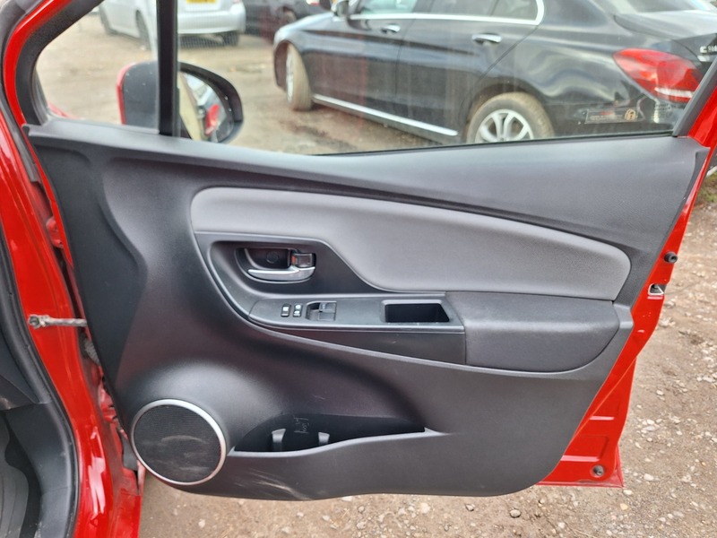 Used Toyota Yaris 2016 for sale - 76334179: Photo 17