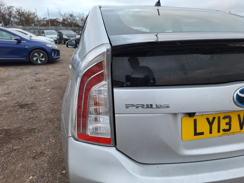 Used Toyota Prius 2016 for sale - 76510435: Photo 12