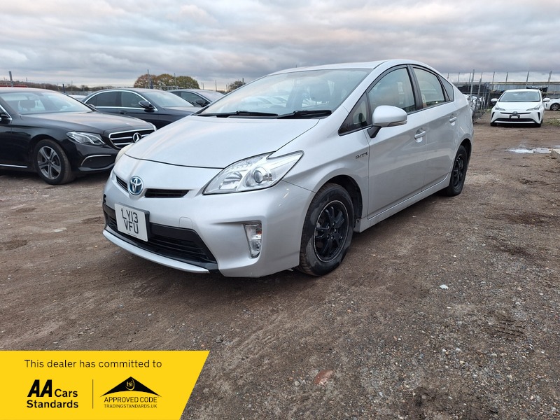 Used Toyota Prius 2016 for sale - 76510435: Photo 2