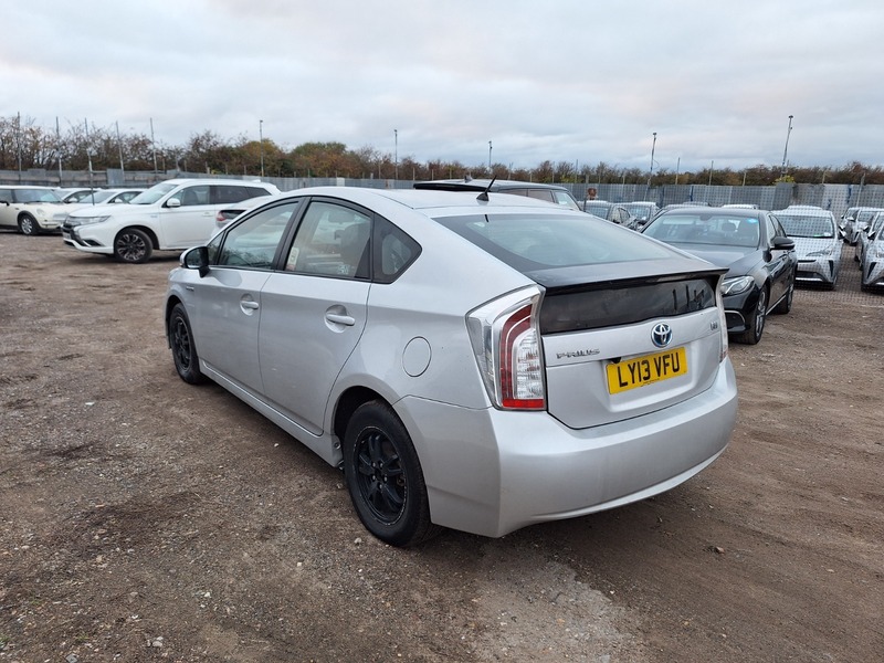 Used Toyota Prius 2016 for sale - 76510435: Photo 4