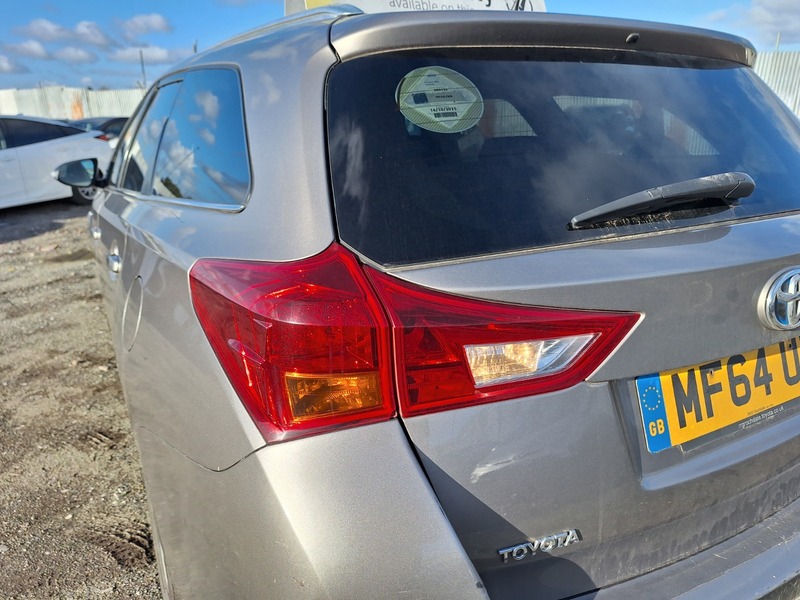 Used Toyota Auris 2014 for sale - 76643093: Photo 14