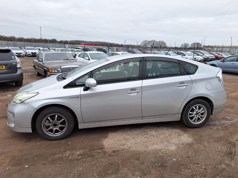 Used Toyota Prius 2018 for sale - 77072902: Photo 4