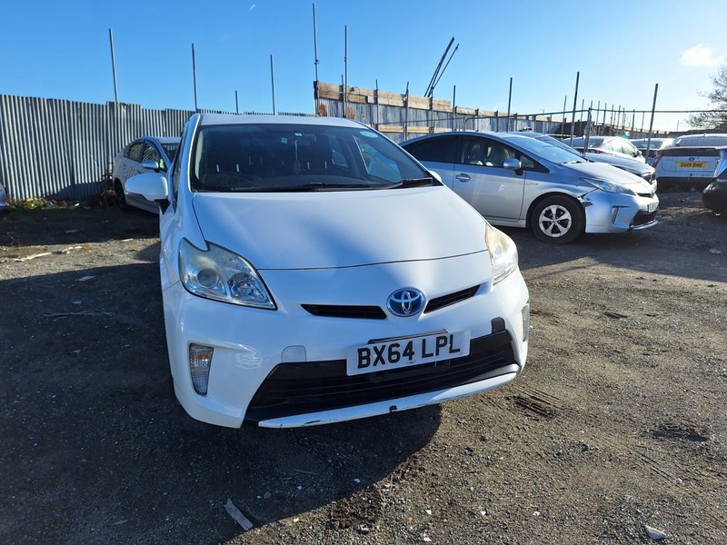 Used Toyota Prius 2022 for sale - 76643131: Photo 2