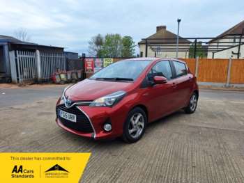 Used Toyota Yaris 2015 for sale - 74392003: Photo