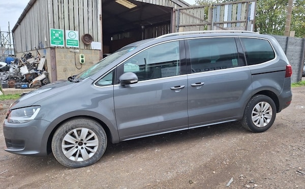 Used Volkswagen Sharan 2017 for sale - 76173510: Photo 4