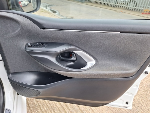Used Toyota Yaris 2021 for sale - 74405165: Photo 19