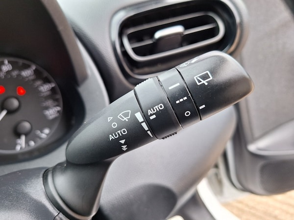 Used Toyota Yaris 2021 for sale - 74405165: Photo 25