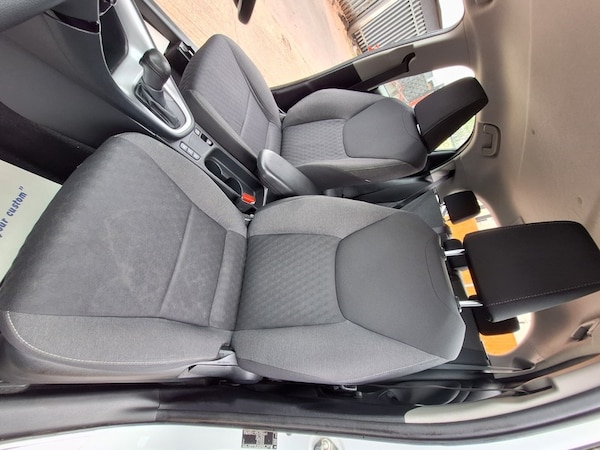 Used Toyota Yaris 2021 for sale - 74405165: Photo 29