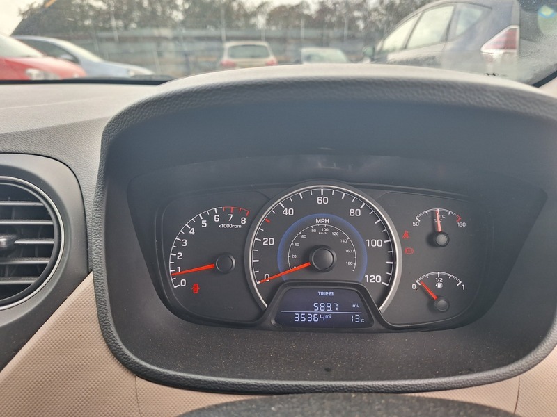 Used Hyundai i10 2016 for sale - 76334139: Photo 18