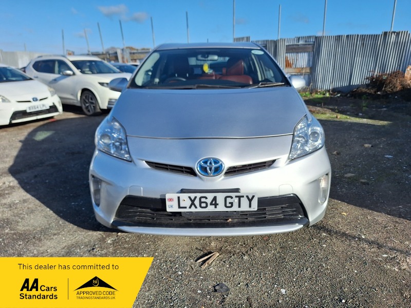 Used Toyota Prius 2020 for sale - 76643133: Photo 2
