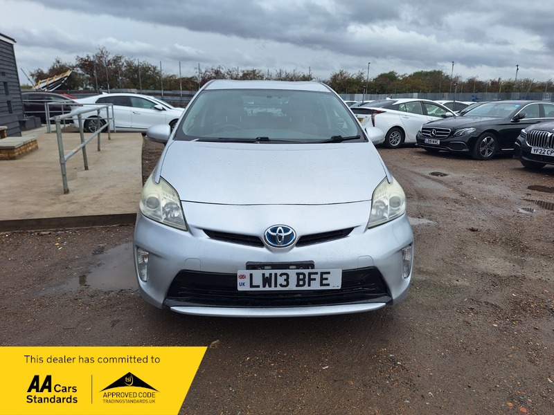 Used Toyota Prius 2018 for sale - 76357134: Photo 2
