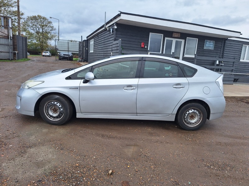 Used Toyota Prius 2018 for sale - 76357134: Photo 4