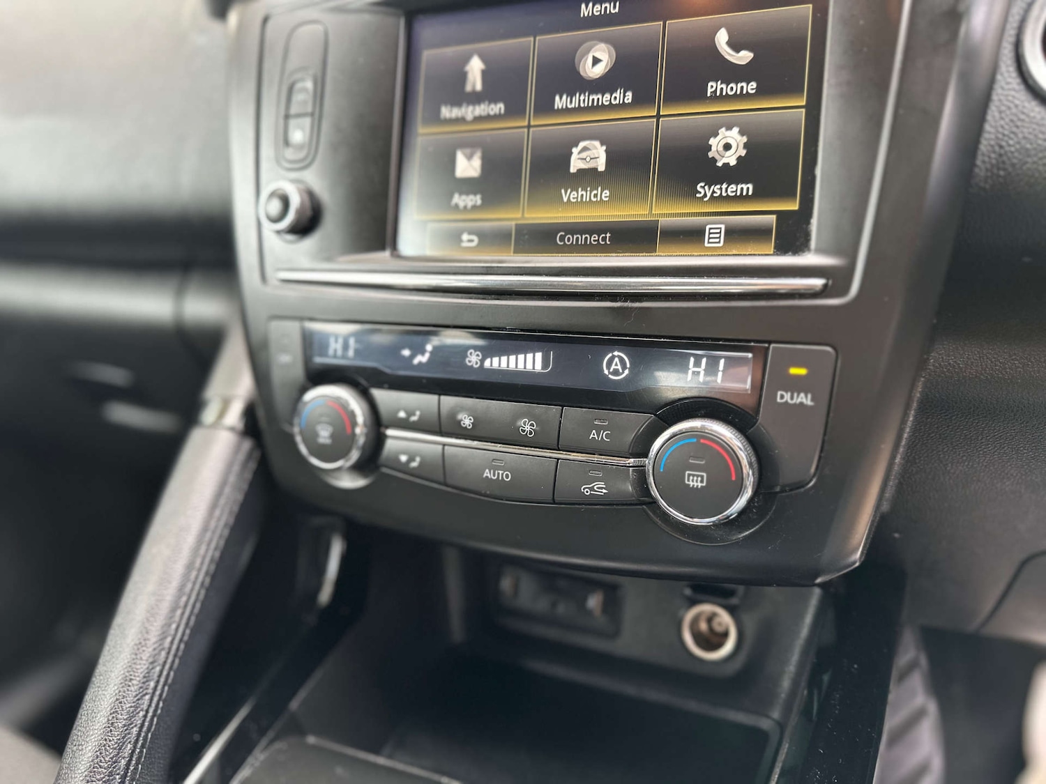 Used Renault Kadjar 2017 for sale - 76509359: Photo 28