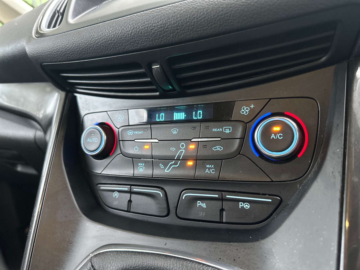 Used Ford C-Max 2015 for sale - 76263539: Photo 23