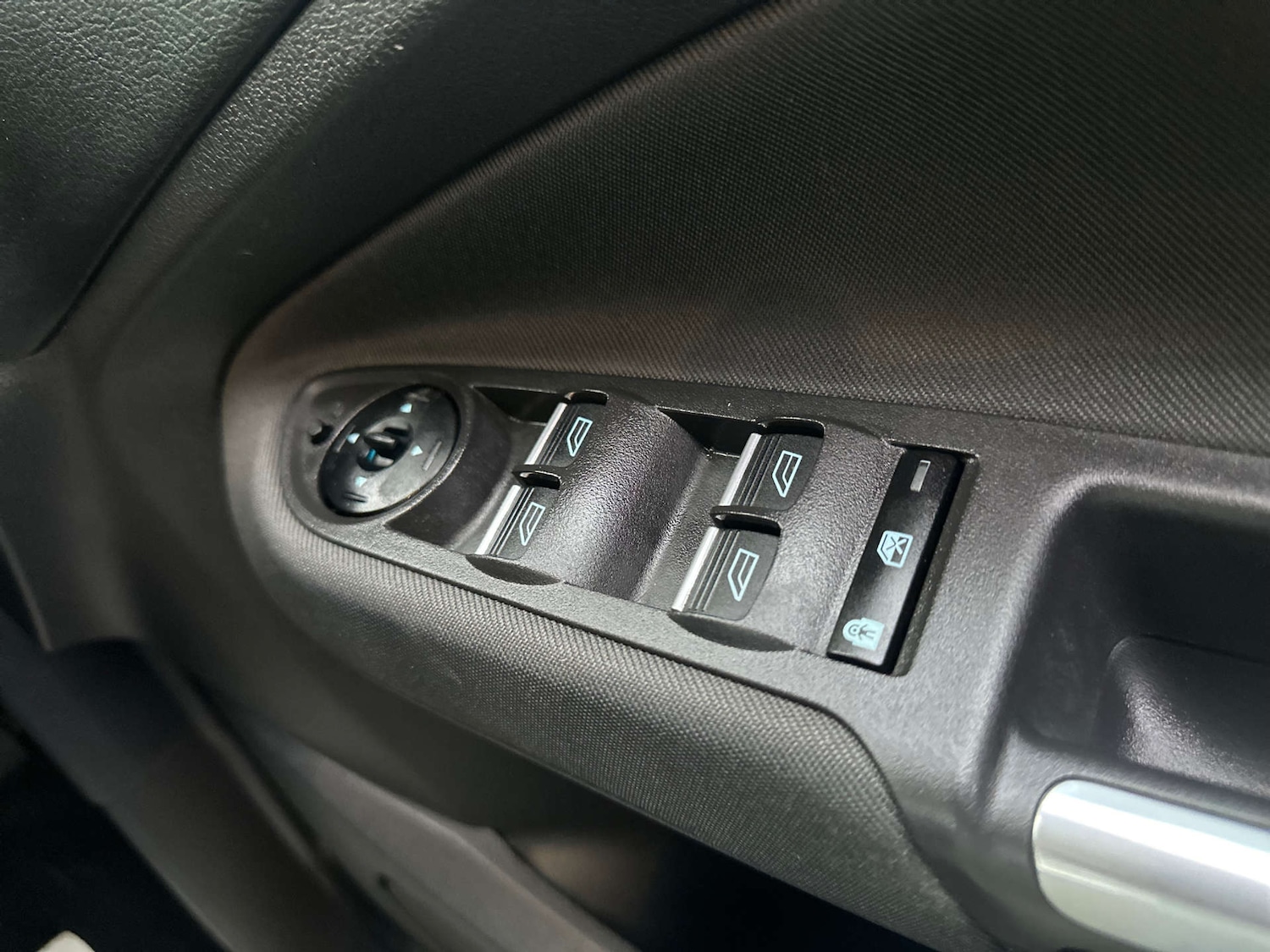 Used Ford C-Max 2015 for sale - 76263539: Photo 32