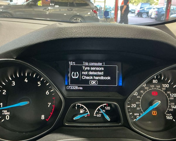 Used Ford C-Max 2015 for sale - 76263539: Photo 7