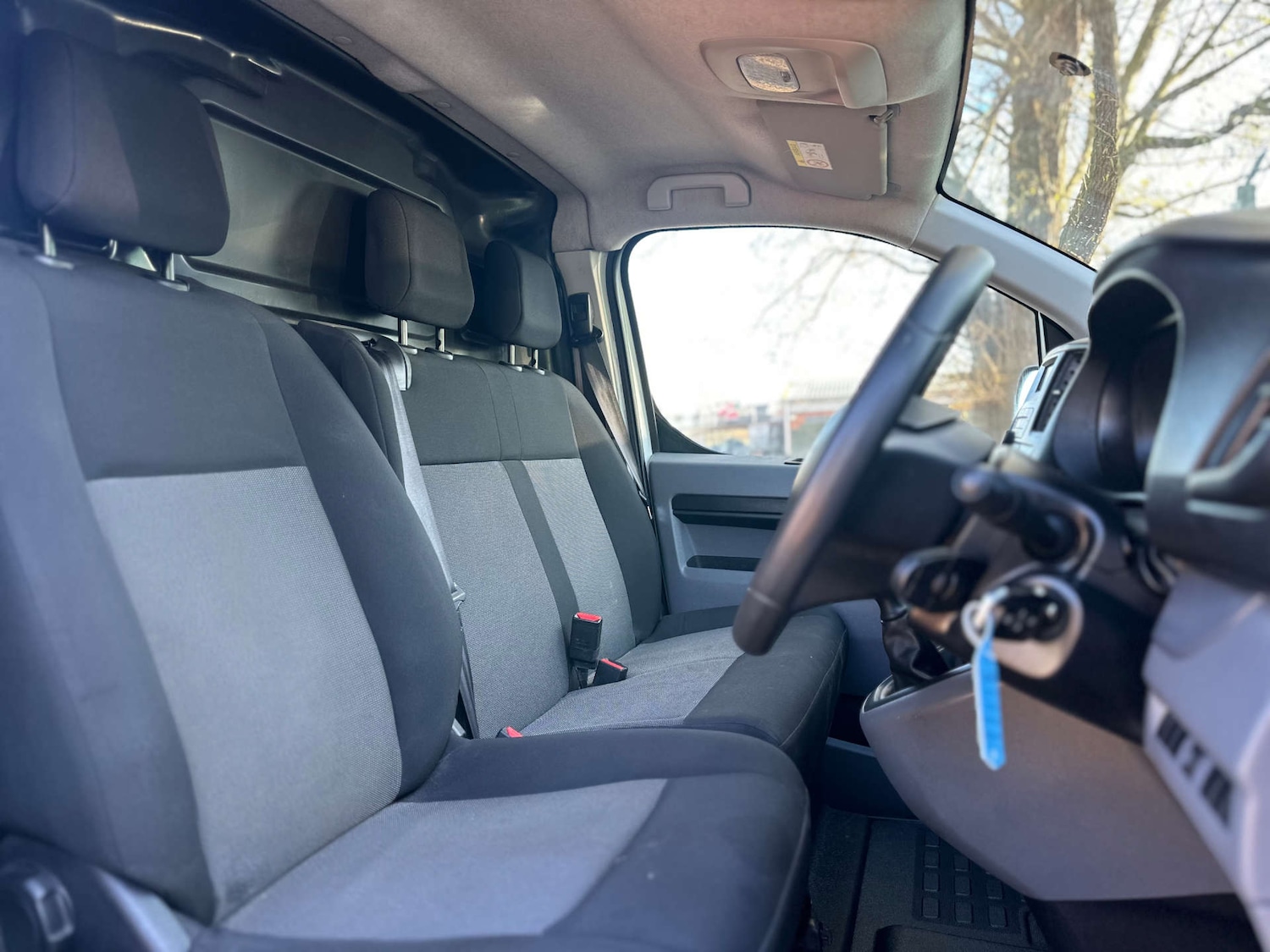 Used Peugeot Expert 2017 for sale - 76757116: Photo 2