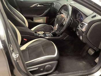 Used Infiniti Q30 2016 for sale - 79176615: Photo
