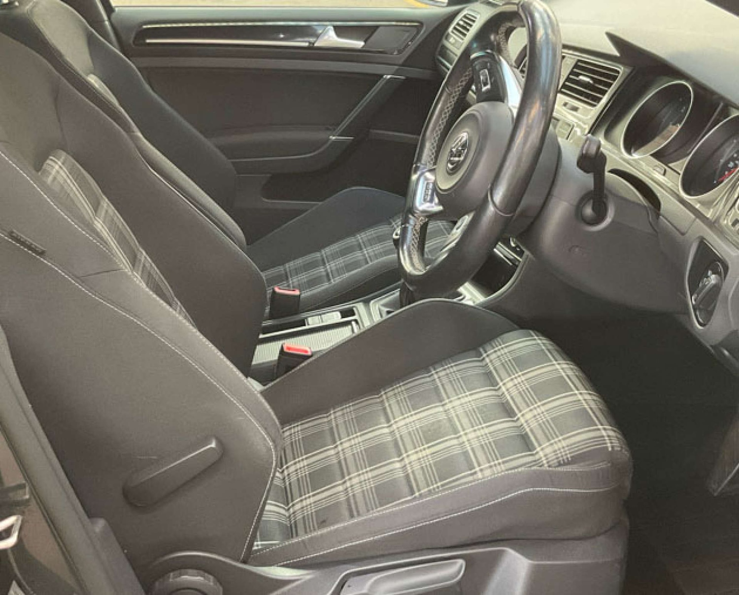 Used Volkswagen Golf 2015 for sale - 77195864: Photo 3