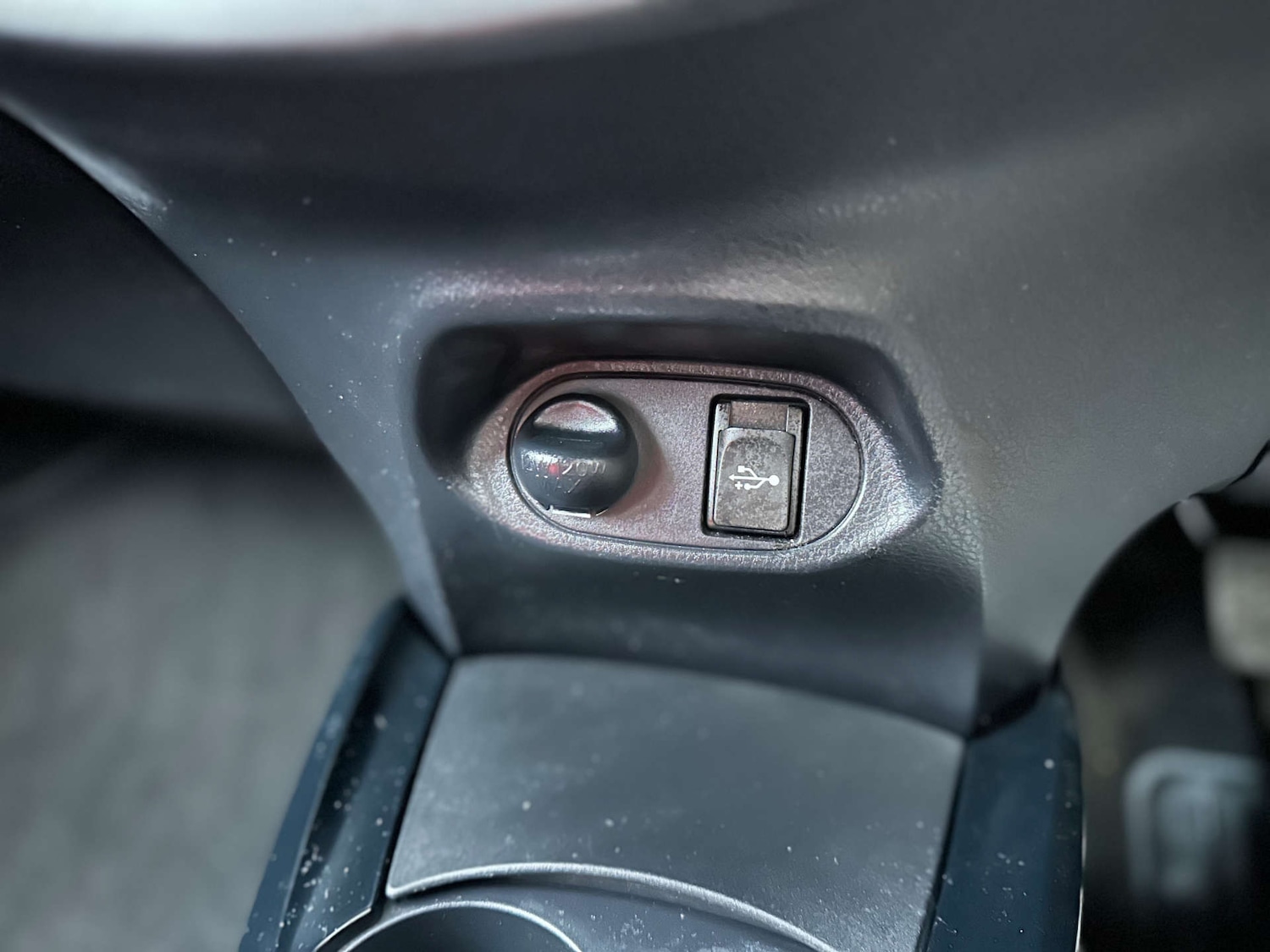 Used Toyota Yaris 2015 for sale - 76628242: Photo 23