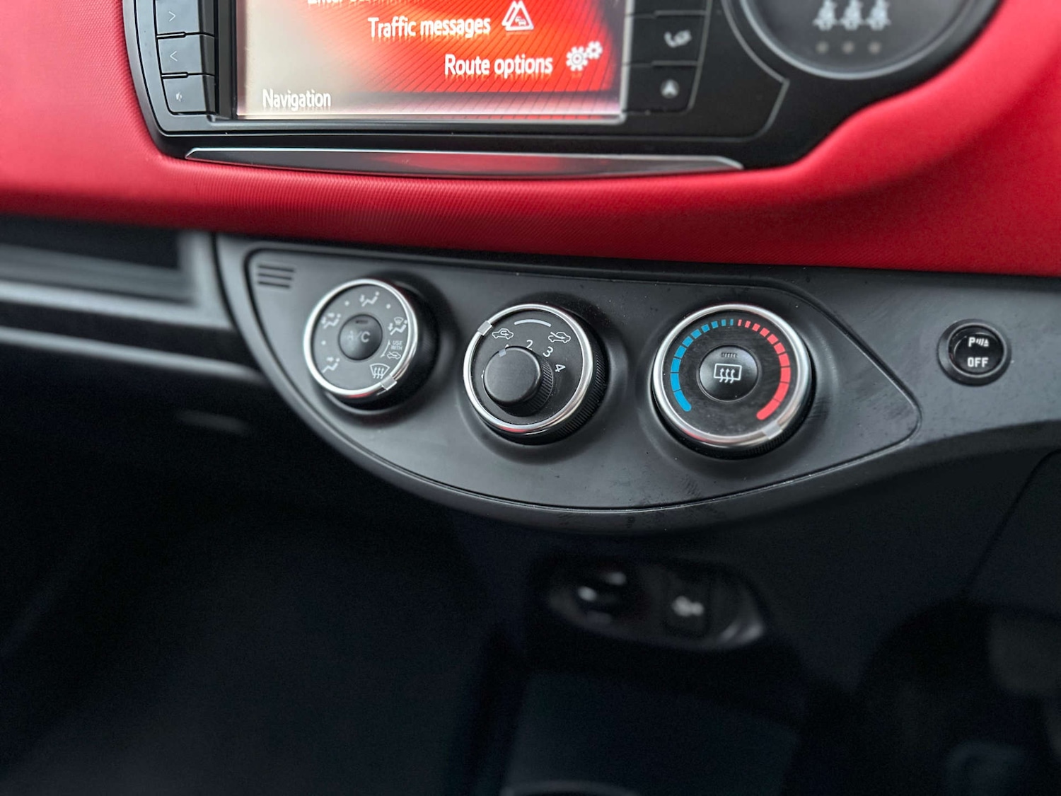 Used Toyota Yaris 2015 for sale - 76628242: Photo 24